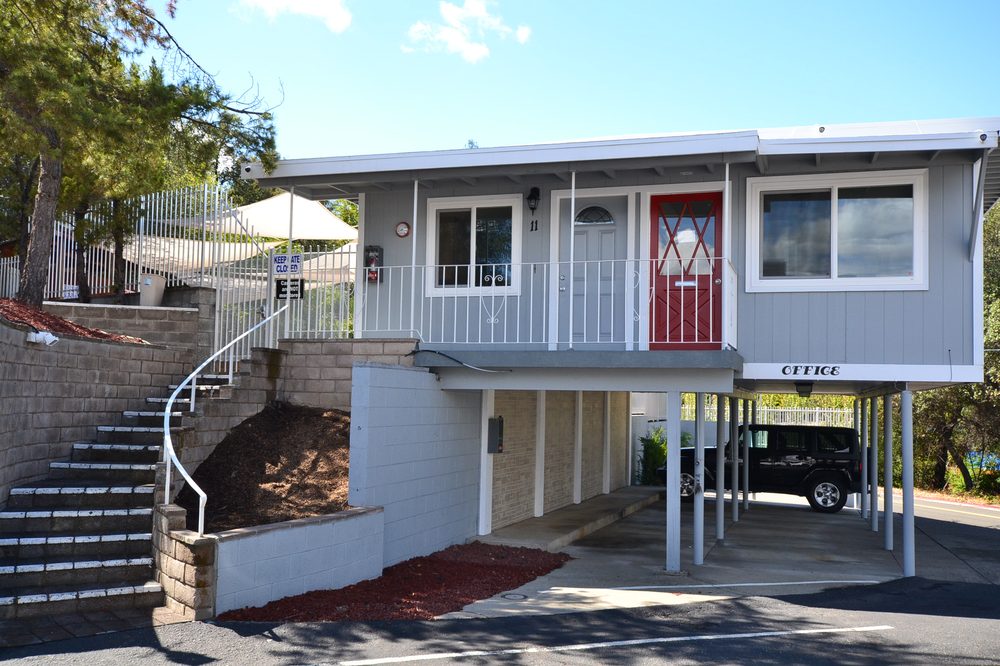 SUNSET TERRACE APARTMENTS Updated April 2024 10 Photos 2805