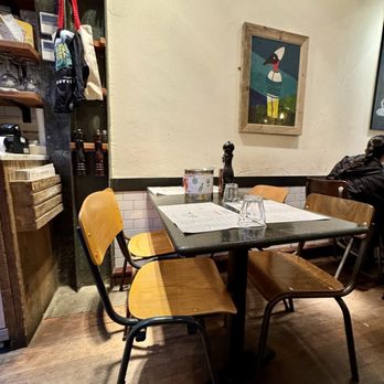 Franco Manca - Inside vibe - Pizza Near Me - London, XGL