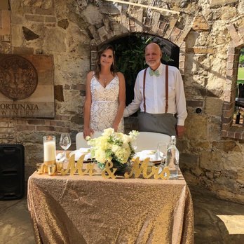 Fortunata Winery - Sweetheart table - Wineries Near Me - Aubrey, Texas Fortunata Winery - Sweetheart table - Wineries Near Me - Aubrey, Texas