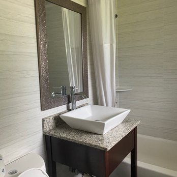 Americas Best Value Inn Central Valley - Bathroom - Hotels Near Me - Central Valley, New York Americas Best Value Inn Central Valley - Bathroom - Hotels Near Me - Central Valley, New York