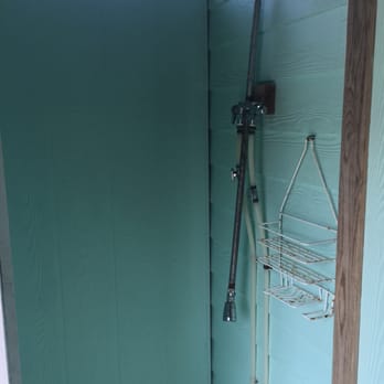 Ocracoke Harbor Inn - Showers to rinse off from the beach - Hotels Near Me - Ocracoke, North Carolina