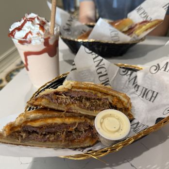 Sanguich - Pan con bistec - Cuban Near Me - Miami, Florida Sanguich - Pan con bistec - Cuban Near Me - Miami, Florida