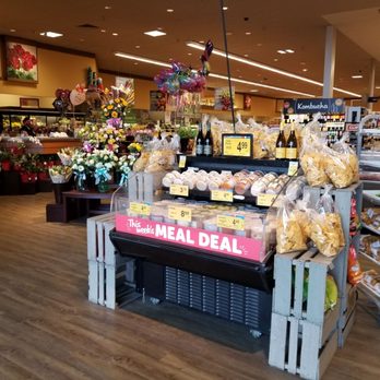 Safeway - Well stocked - Grocery Near Me - Woodburn, Oregon