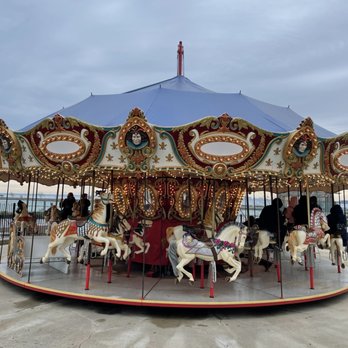 Navy Pier - Landmarks & Historical Buildings Near Me - Chicago, Illinois