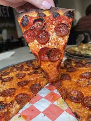 Ozzy's Apizza by null