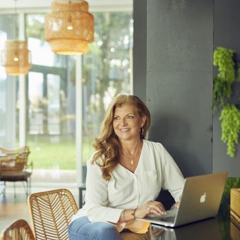 Sherri Mraz - SimpliHOM - Real Estate Agents Near Me - Fort Lauderdale, Florida Sherri Mraz - SimpliHOM - Real Estate Agents Near Me - Fort Lauderdale, Florida