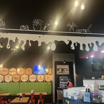 550 Pizzeria - Dining room - Pizza Near Me - Laredo, Texas