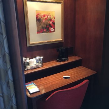 Hampton Inn Elkhart - New Style Room Desk - Hotels Near Me - Elkhart, Indiana