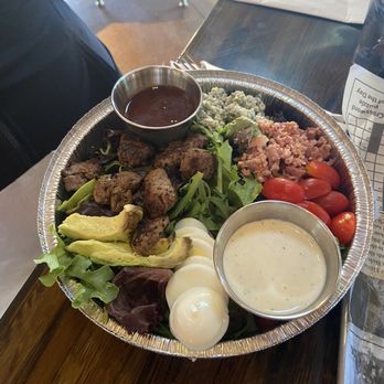 Paso Robles Brewing - Chef salad with filet - Brewpubs Near Me - Paso Robles, California Paso Robles Brewing - Chef salad with filet - Brewpubs Near Me - Paso Robles, California