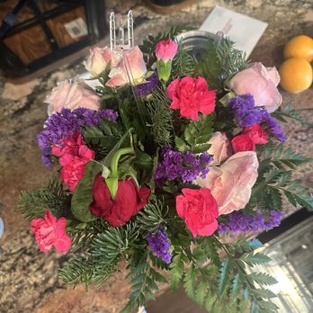 Avas Flowers - Dying by day 2 - Florists Near Me
