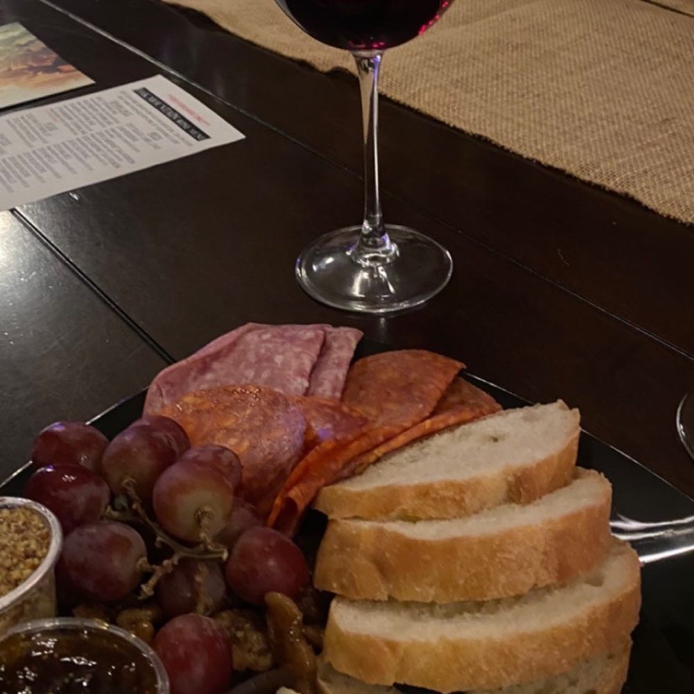 Oak Mountain Winery - Wine tasting tour and charcuterie board - Wineries Near Me - Temecula, California Oak Mountain Winery - Wine tasting tour and charcuterie board - Wineries Near Me - Temecula, California