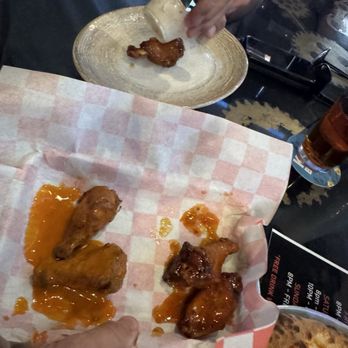Bulldog - Chicken Wings - Sports Bars Near Me - Washington, DC, District of Columbia