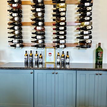 College Cellars - a wall of wine bottles - Wineries Near Me - Walla Walla, Washington College Cellars - a wall of wine bottles - Wineries Near Me - Walla Walla, Washington