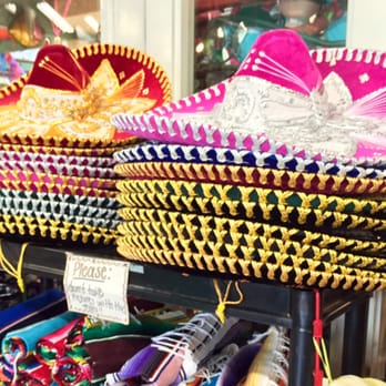 El Mercado - Sombrero Hats - Don't Take Pictures with the Hats - El Mercado - Flea Markets Near Me - San Antonio, Texas El Mercado - Sombrero Hats - Don't Take Pictures with the Hats - El Mercado - Flea Markets Near Me - San Antonio, Texas