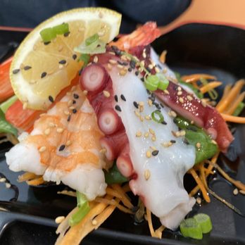 Bua Thai Sushi - Sunamono - Sushi Bars Near Me - Malta, New York