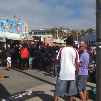 Venice Beach Boardwalk - So much going on! - Beaches Near Me - Venice, California Venice Beach Boardwalk - So much going on! - Beaches Near Me - Venice, California