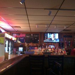 Uncle Ron's Spur Bar & Lounge - Stocked bar!