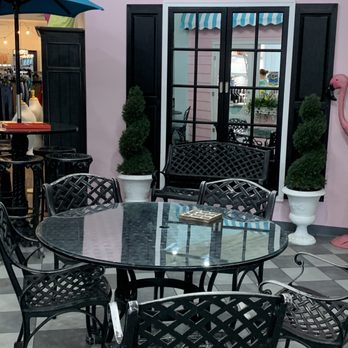 Good Karma Ice Cream - Cute decor. Reminded me of an old fashioned ice cream parlor. - Ice Cream & Frozen Yogurt Near Me - Easley, South Carolina