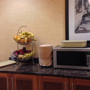 Hampton Inn Rochester - Breakfast Pantry: Fruit & microwave - Hotels Near Me - Rochester, Minnesota