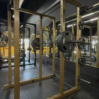 WNR'S CIRCLE Training Facility - Trainers Near Me - Burbank, California WNR'S CIRCLE Training Facility - Trainers Near Me - Burbank, California