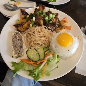 Saigon BBQ Noodle House - Broken rice combo - Vietnamese Near Me - San Francisco, California Saigon BBQ Noodle House - Broken rice combo - Vietnamese Near Me - San Francisco, California