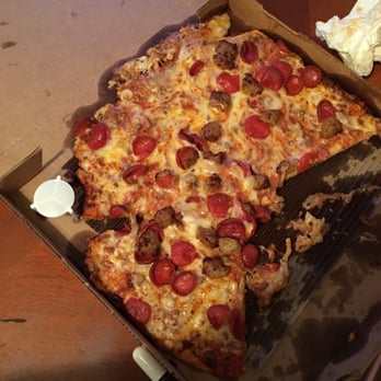 Round Table Pizza - Large pizza cut into 6 giant slices and delivered a sloppy mess. Where is the crust?!? - Pizza Near Me - Pittsburg, California Round Table Pizza - Large pizza cut into 6 giant slices and delivered a sloppy mess. Where is the crust?!? - Pizza Near Me - Pittsburg, California