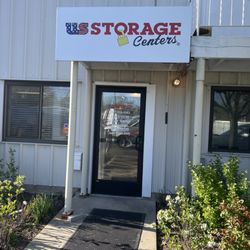 US Storage Centers - Front office
