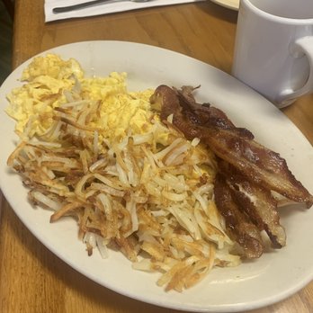 Harriette's Restaurant - Eggs, bacon and hash browns - Breakfast & Brunch Near Me - Key Largo, Florida Harriette's Restaurant - Eggs, bacon and hash browns - Breakfast & Brunch Near Me - Key Largo, Florida