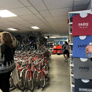 Fat Tire Tours - Inside - Bike tours Near Me - Paris, 75 Fat Tire Tours - Inside - Bike tours Near Me - Paris, 75