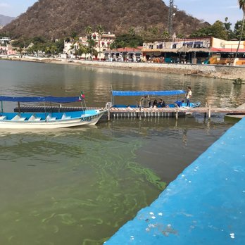 Malecón de Chapala - Loading a tourist boat - Landmarks & Historical Buildings Near Me - Chapala, JAL