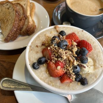 Metro Cafe - Steel Cut Oats - American Near Me - El Segundo, California Metro Cafe - Steel Cut Oats - American Near Me - El Segundo, California