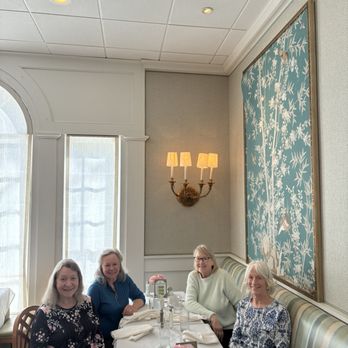 Swan Coach House - New American Near Me - Atlanta, Georgia