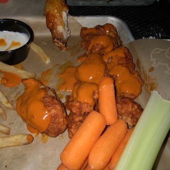 Buffalo Wild Wings - 10 Boneless Wings with added sauce - American Near Me - Palm Desert, California Buffalo Wild Wings - 10 Boneless Wings with added sauce - American Near Me - Palm Desert, California
