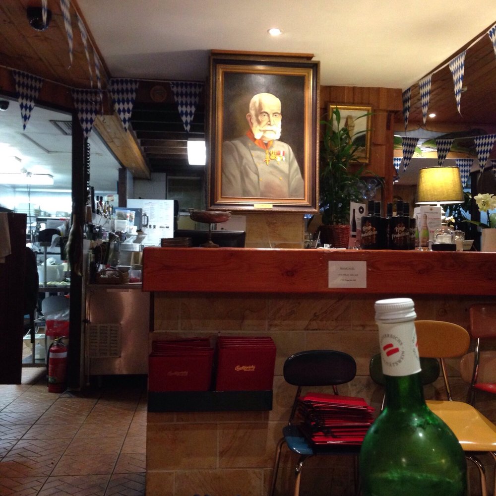 Maggie's Potts Point - Cozy interior supervised by Franz Josef - German Near Me - Potts Point, NSW