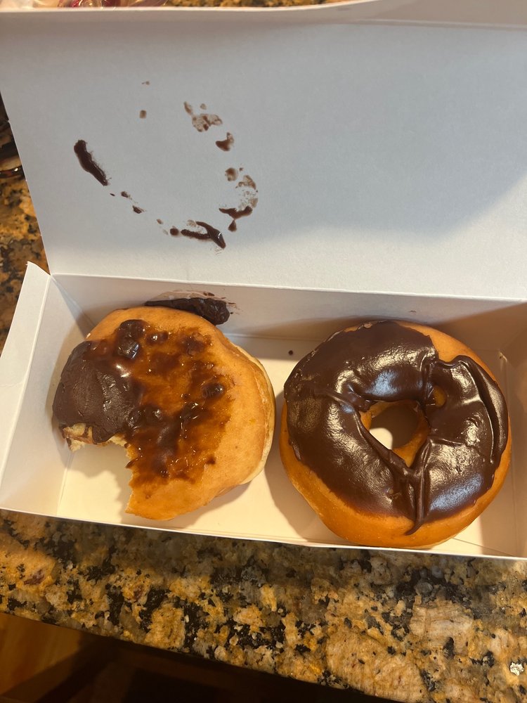 DUNKIN’ Updated September 2024 37 Reviews 301 E 10th Ave