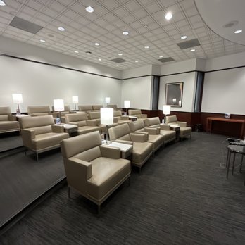 United Club - seating in a large room - Airport Lounges Near Me - Cleveland, Ohio United Club - seating in a large room - Airport Lounges Near Me - Cleveland, Ohio
