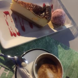 Doberman - Tarta de queso con helado de frambuesa