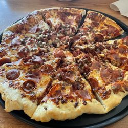Clyde's Place - The Pig Pizza