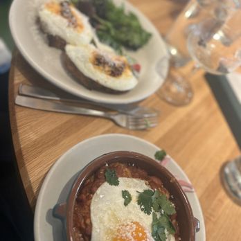 True Food Kitchen - Avocado toast huevos rancheros - Vegetarian Near Me - Pasadena, California True Food Kitchen - Avocado toast huevos rancheros - Vegetarian Near Me - Pasadena, California