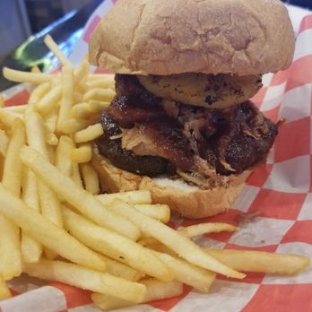 Richard's Bar and BBQ - Barbeque Near Me - Racine, Wisconsin Richard's Bar and BBQ - Barbeque Near Me - Racine, Wisconsin