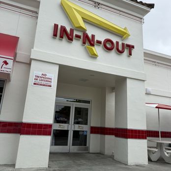 In-N-Out Burger - Fast Food Near Me - San Diego, California