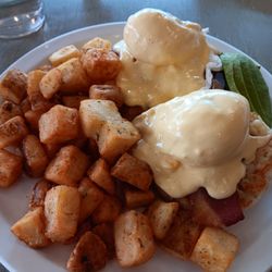 Common Place Cafe - Westcoast Eggs Benedict