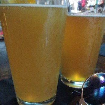 Stone Street Pub - Blue Moon and Sam Adams Summer Ale - Pubs Near Me - San Antonio, Texas Stone Street Pub - Blue Moon and Sam Adams Summer Ale - Pubs Near Me - San Antonio, Texas