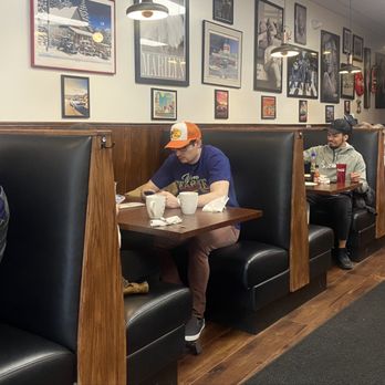 Jenny’s Diner - Comfortable booths- plenty of space - Diners Near Me - Columbus, Ohio
