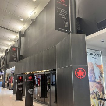 Salon Feuille d'Érable - Entrance to international lounge - Airport Lounges Near Me - Dorval, Quebec