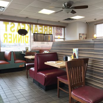 Alberts Coney Grill - Clean interior - New American Near Me - Auburn Hills, Michigan