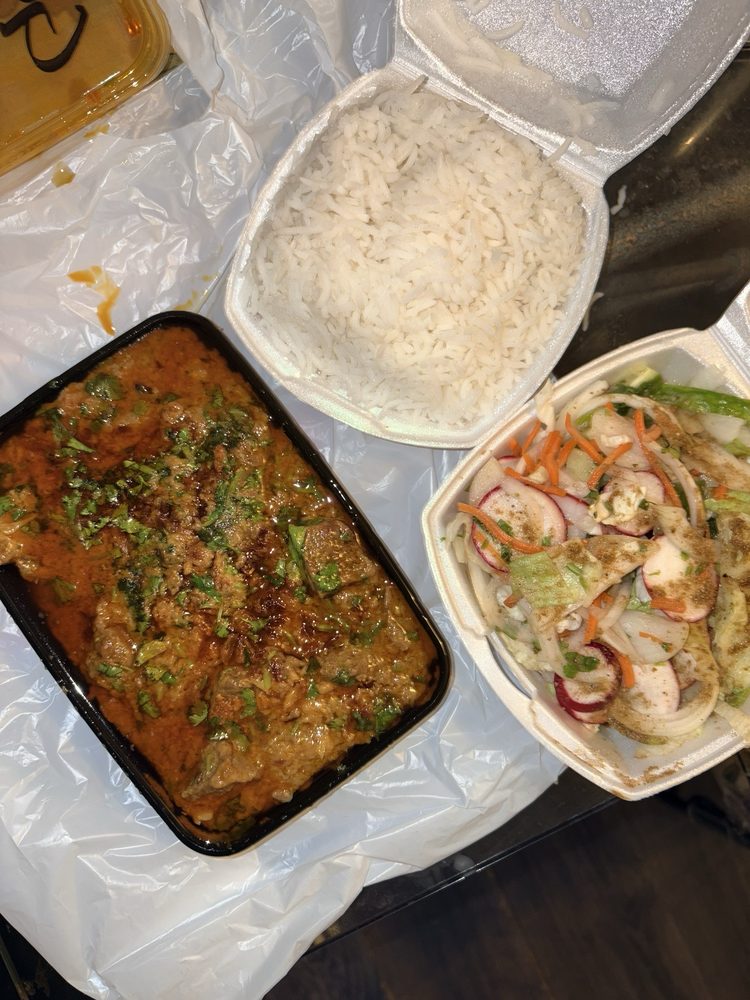 Indian Food Point & Wings Pizza Logo