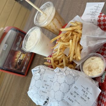 Small Cheval- Rosemont - Burgers Near Me - Rosemont, Illinois