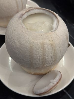 Li Yen 麗苑 by null