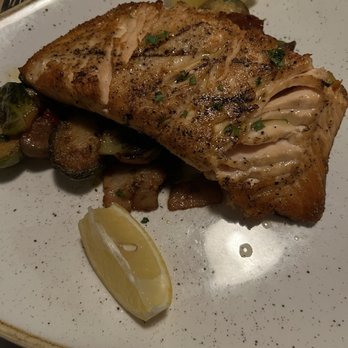 Zero Otto Nove - Salmone con Vegetali - Italian Near Me - New York, New York Zero Otto Nove - Salmone con Vegetali - Italian Near Me - New York, New York